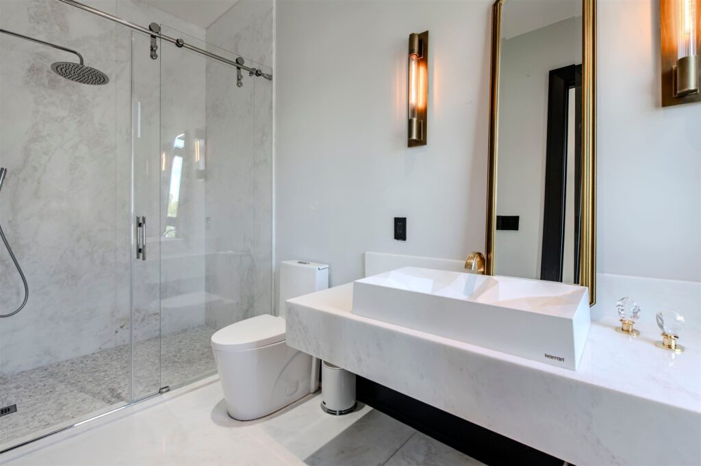 Bedroom4_Ensuite-1