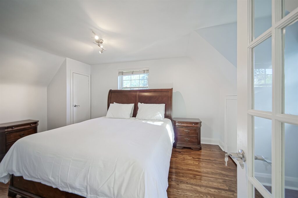 BedroomPrimary-1