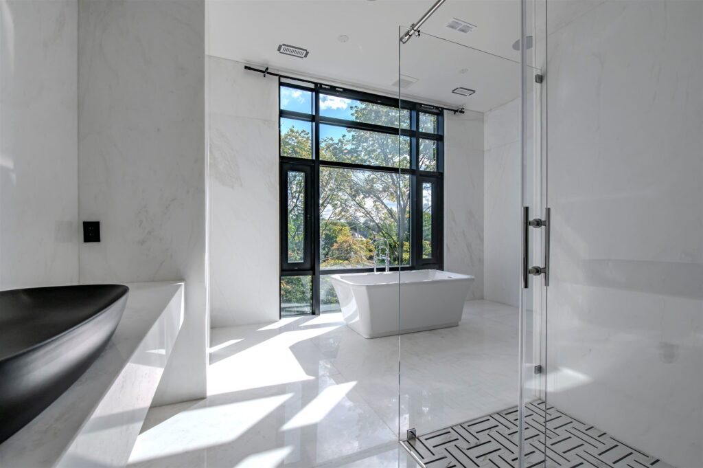 BedroomPrimary_Ensuite-1